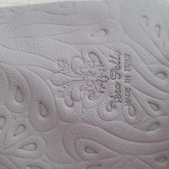 Vera Pelle Light Grey Genuine Leather Crossbody Small Bag (W8.5"× H7.5") - Picture 4 of 12